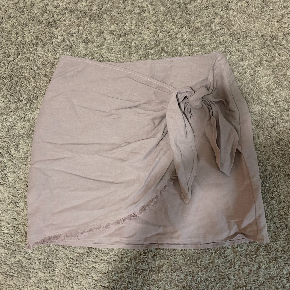 Tie skirt